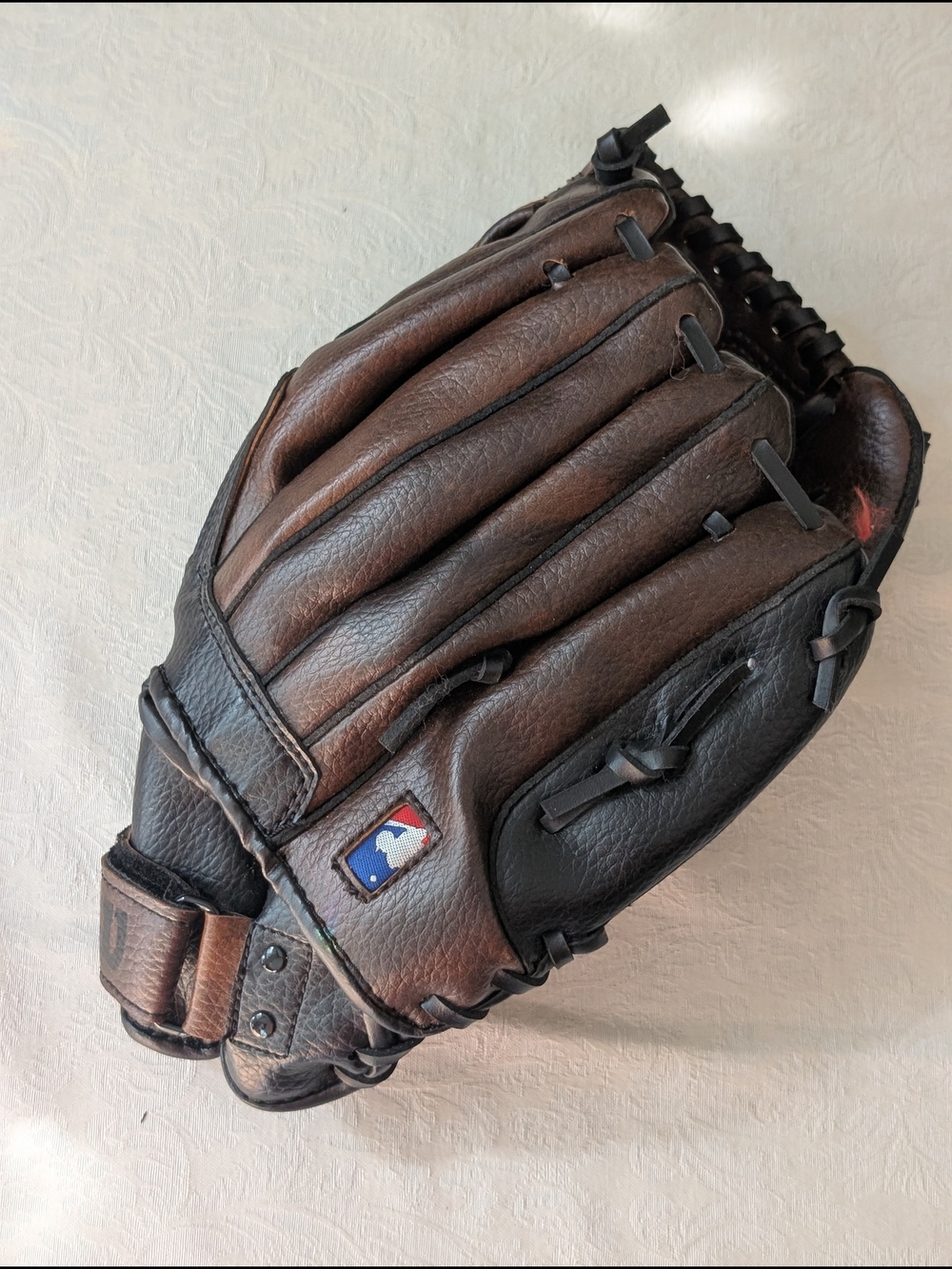 Wilson A200 MLB Leather Baseball Glove Left Hand Throw Brown/Black Strap